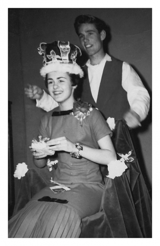 Linda Dommer, Miss Central 1959, being crowned by Rob Boadway