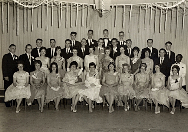 Class (4A)1961 Formal Grad Photo