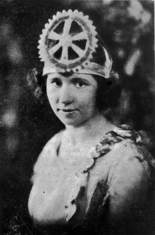 1923<br>Miss Hazel McCauley<br>Queen of the City