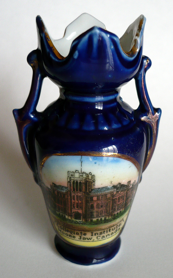 Commemorative vase from CCI's 1910 opening ceremonies. (approx. 3